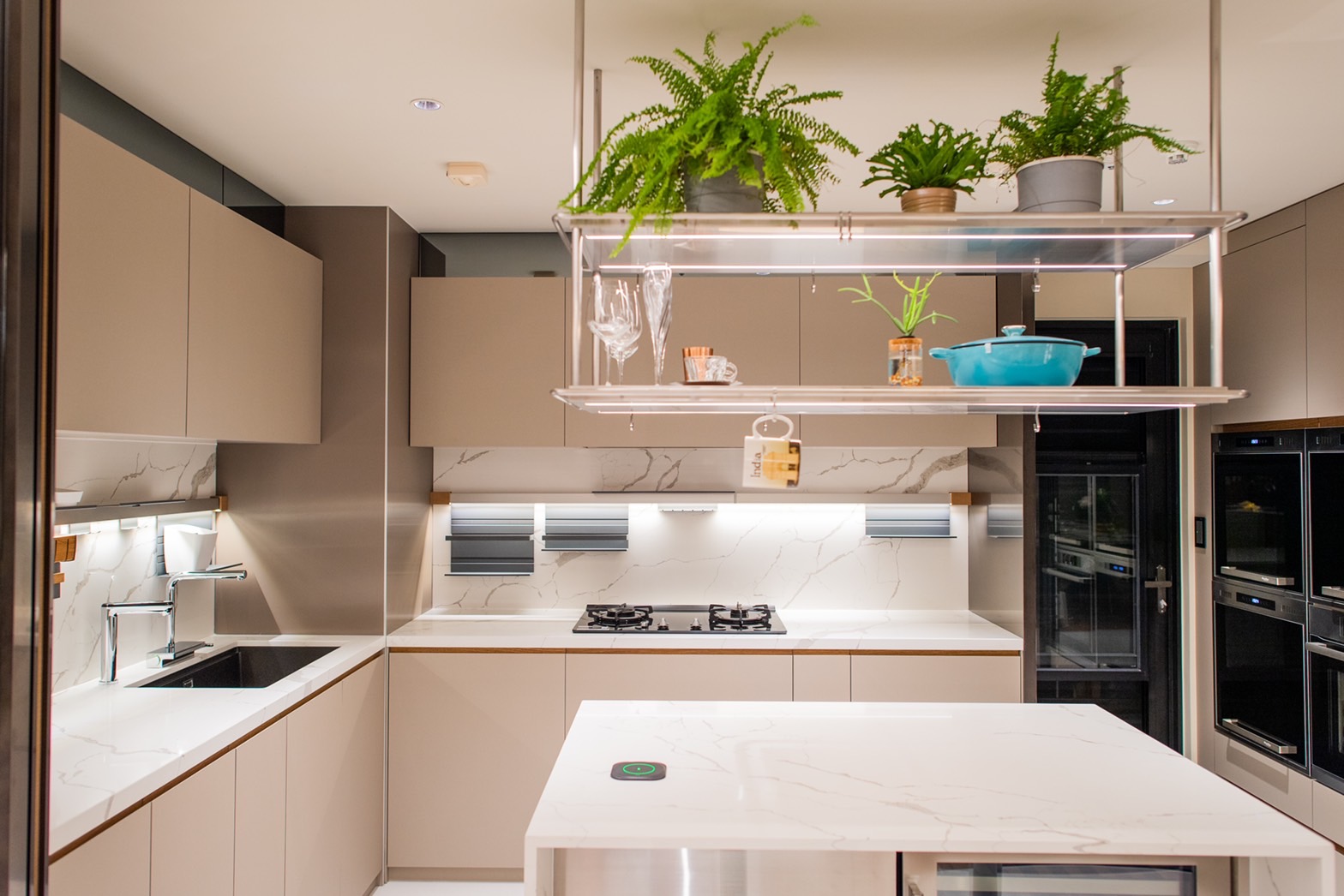 Mikado Quartz Artistry Meets Technology MQ218 Calacatta Tree